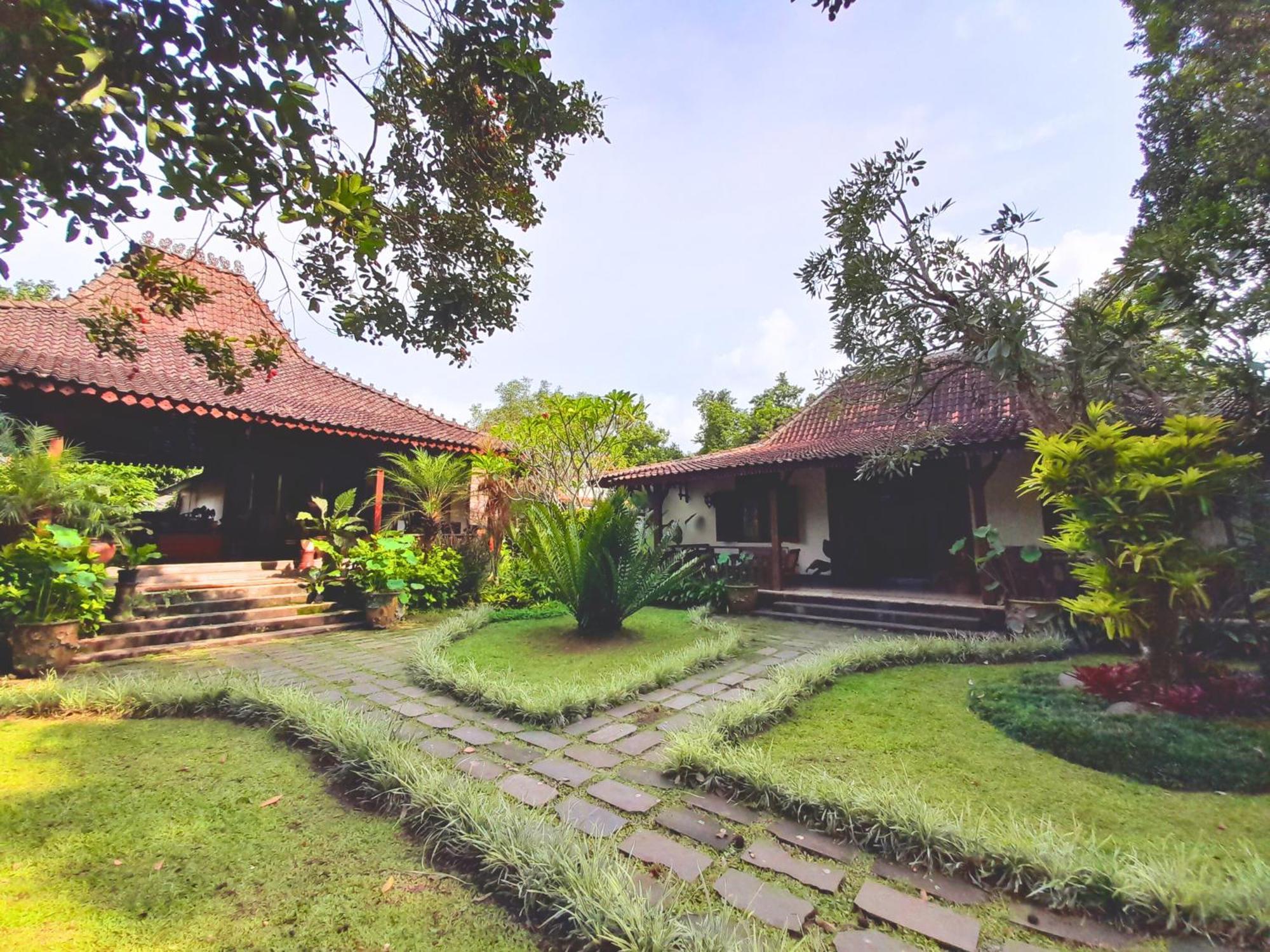 Ndalem Nitihardjan Hotel Magelang Exterior foto