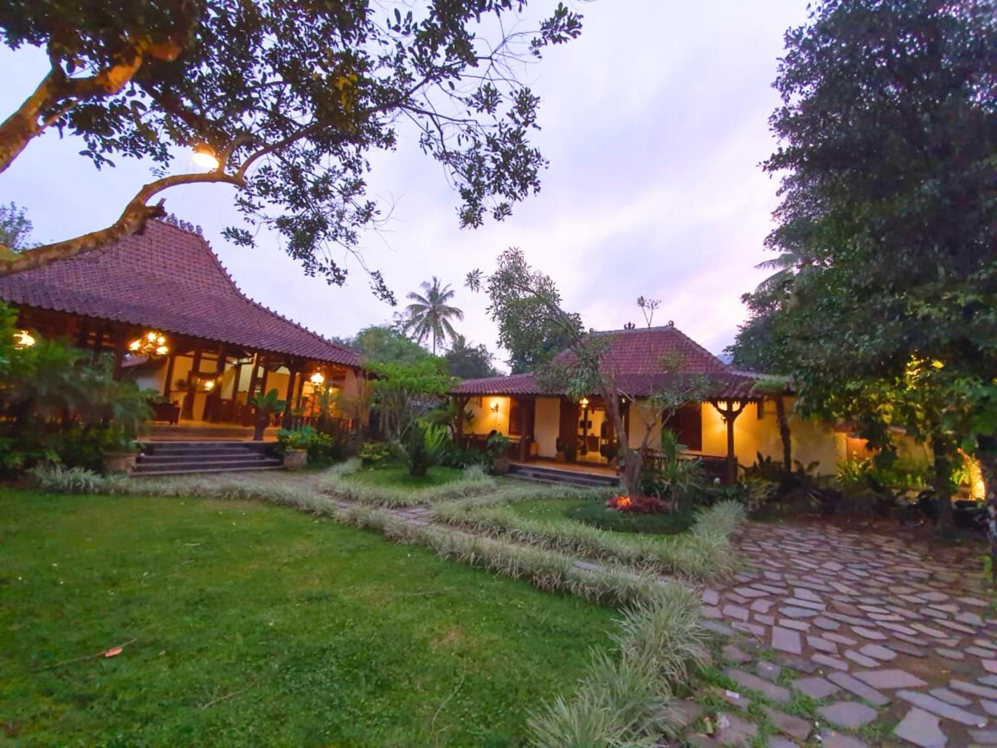Ndalem Nitihardjan Hotel Magelang Exterior foto
